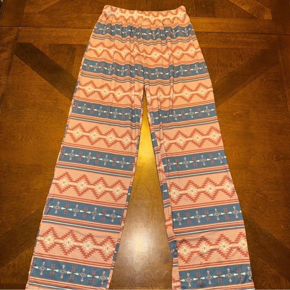 Simply Southern women's pink blue Aztec print pull on pajama pants small